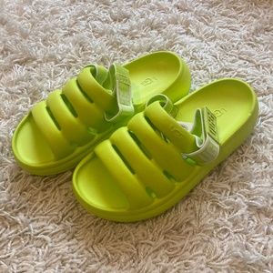 Ugg Sandals (Sport Yeah Slides Size 8)